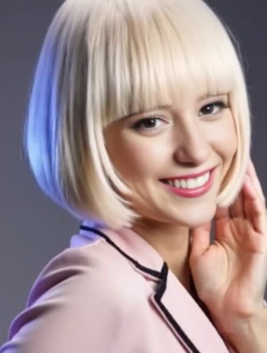 Platinum Blonde Capless Bob Wig – 10 Inch Straight Chin Length Synthetic Fashion Wig